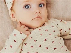 Name It body summer sand med kirsebær